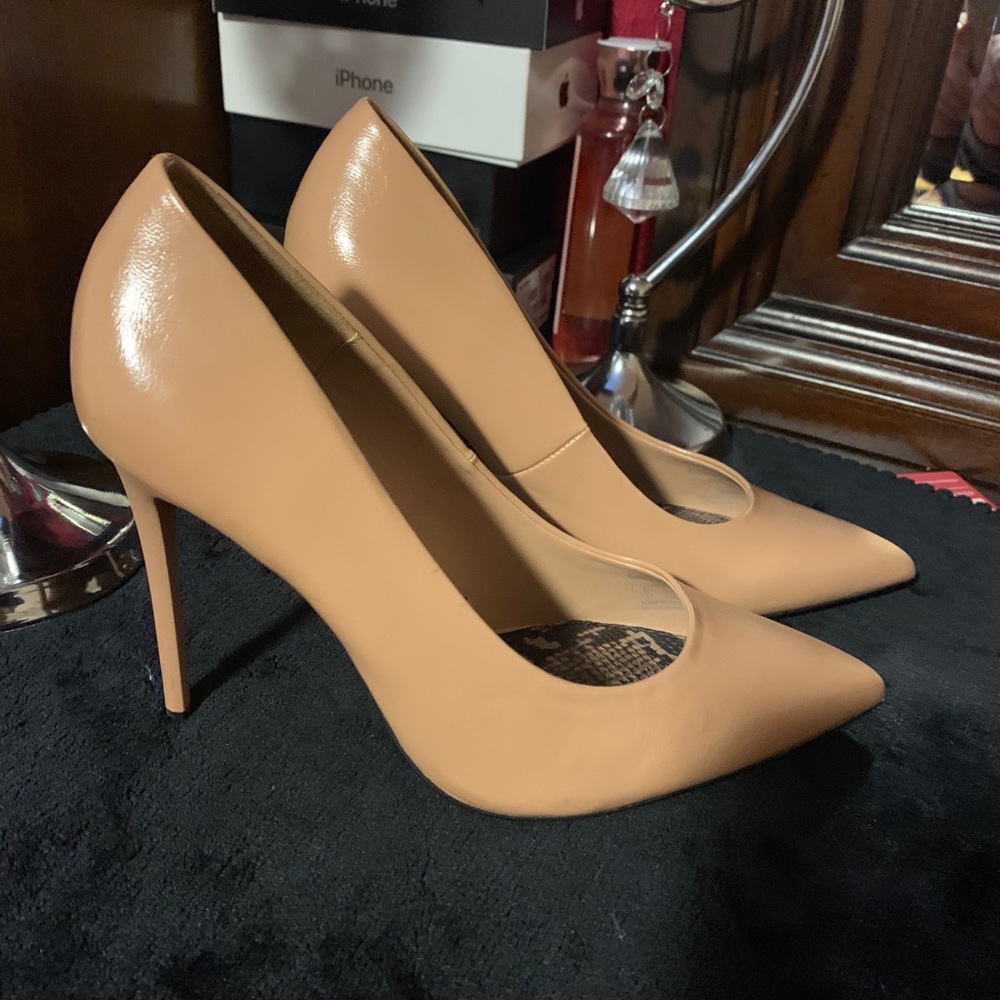 Zara pointed  tan  heels